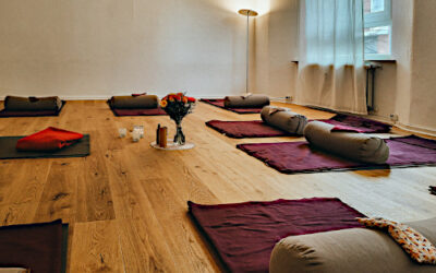 Traumasensibles Yoga für Frauen*
